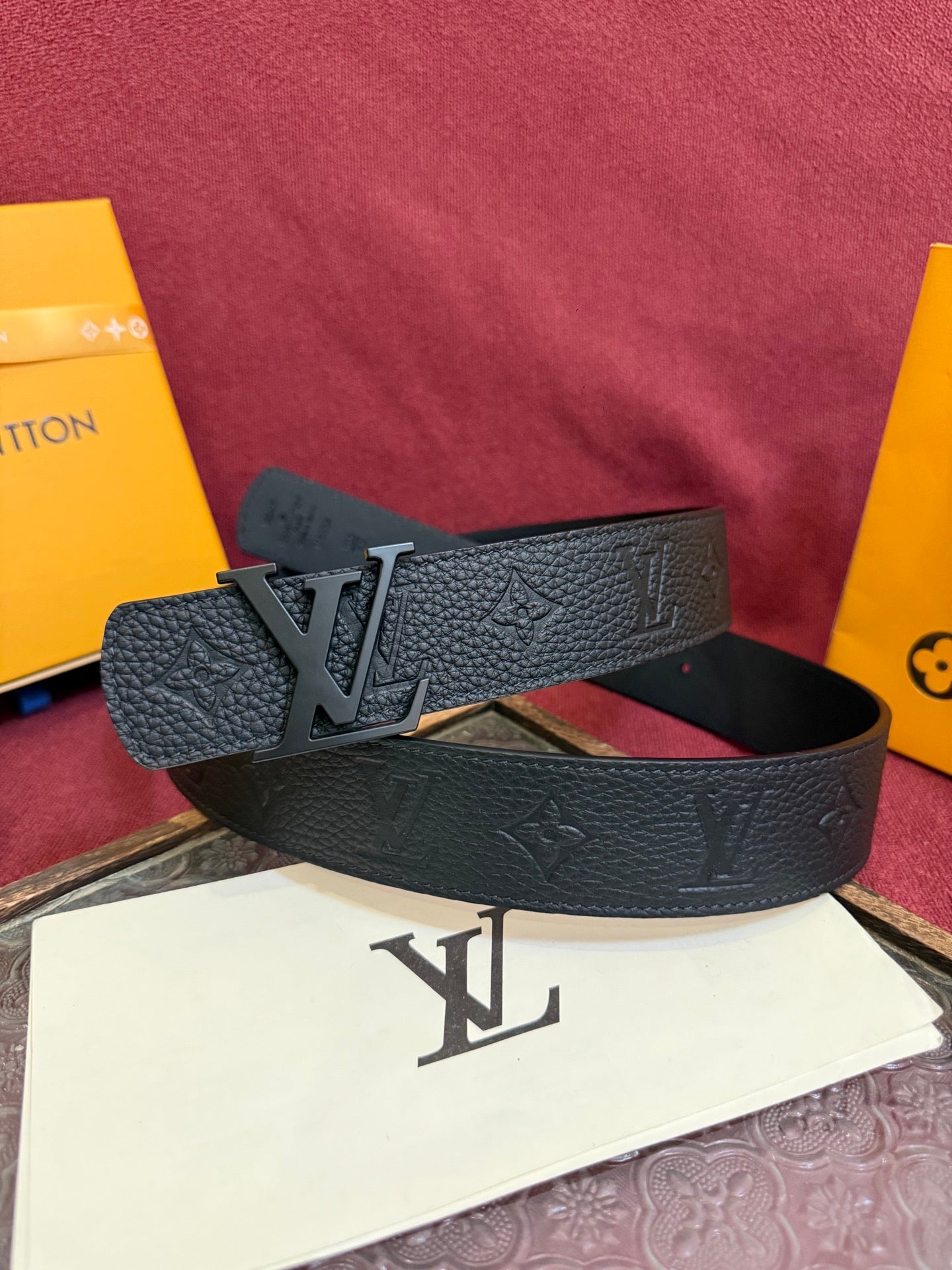 Black Monogram Shadow LV Initiales 40mm