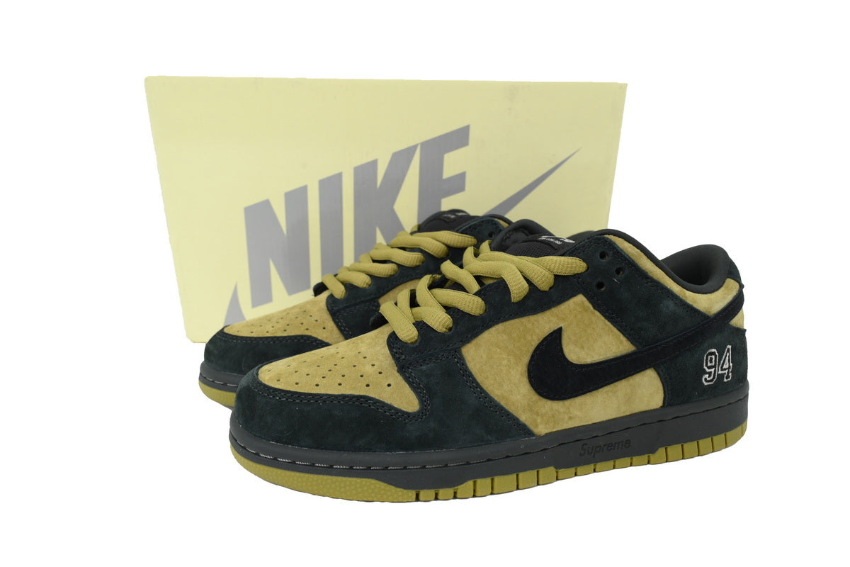 Nike SB Dunk Low x Supreme Jewel Olive/Black