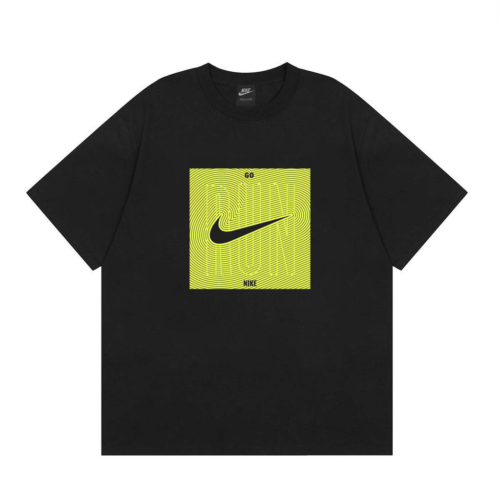 Nike T-Shirt mit Grafik +Go Swoosh