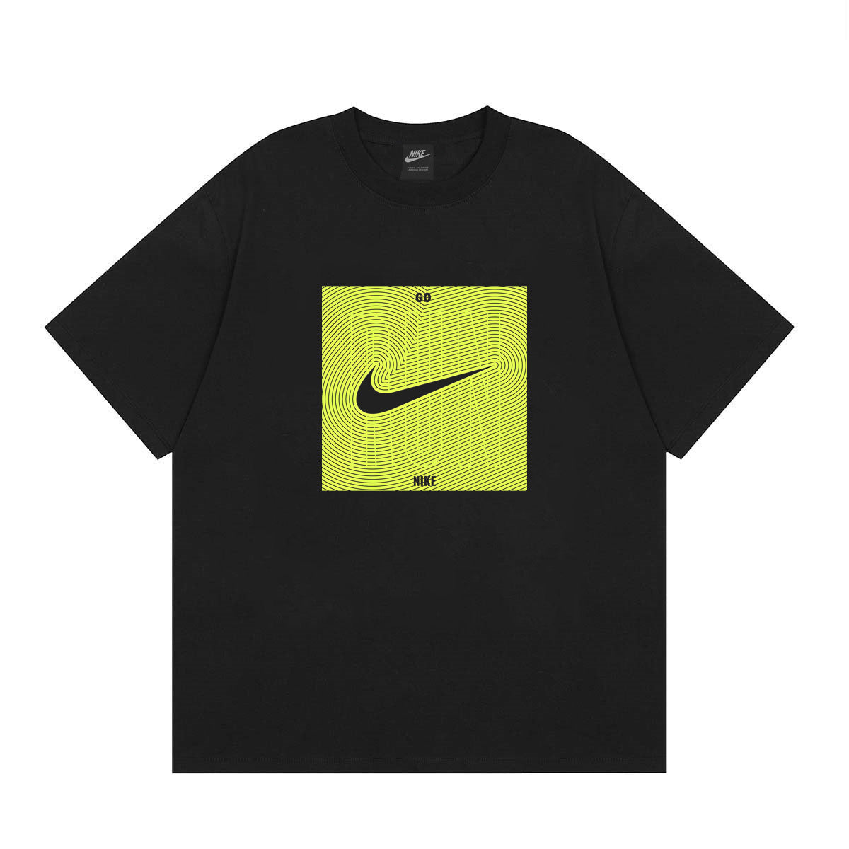 Nike T-Shirt mit Grafik +Go Swoosh