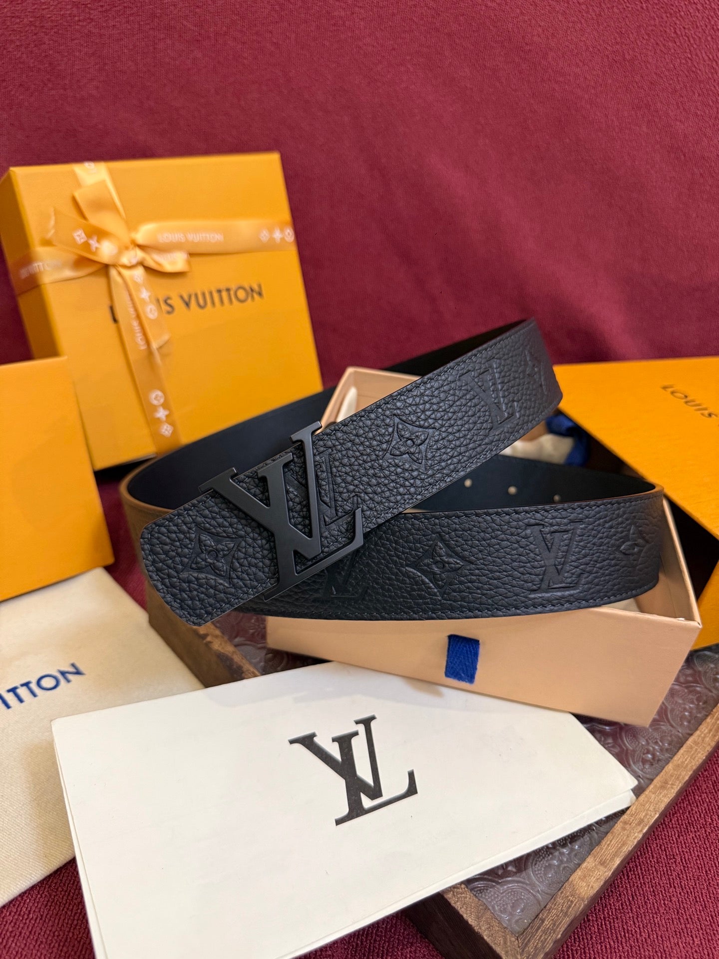 Black Monogram Shadow LV Initiales 40mm