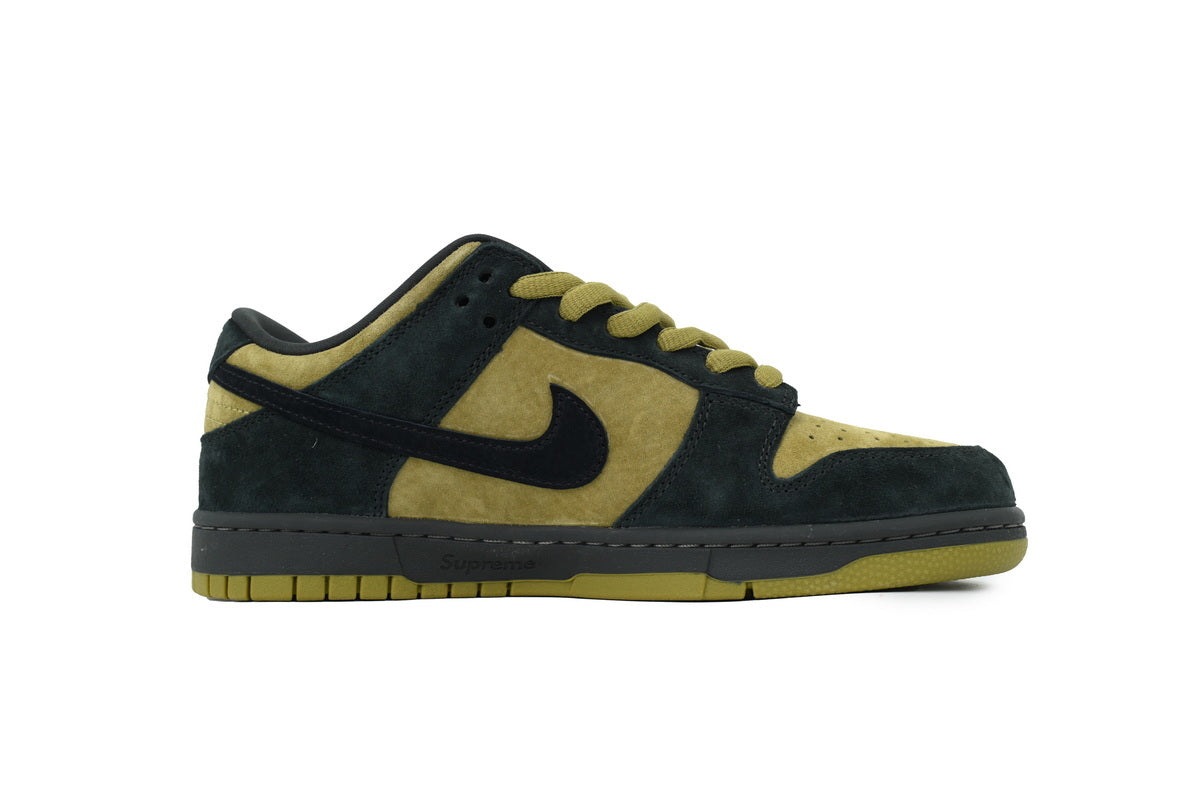 Nike SB Dunk Low x Supreme Jewel Olive/Black