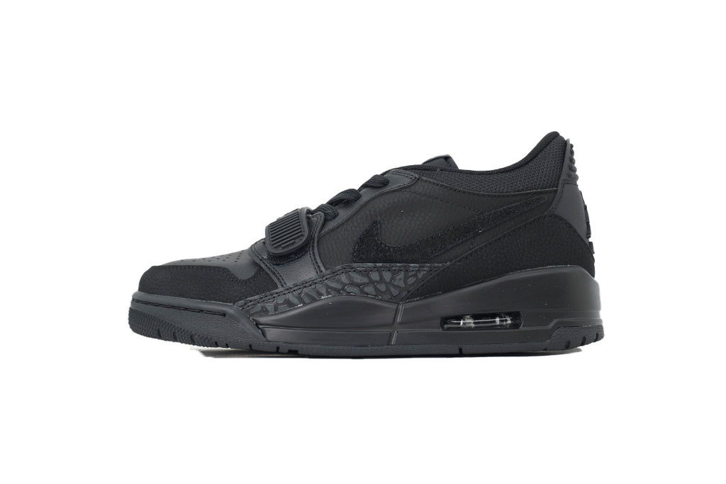Jordan Legacy 312 Low 
Triple Black* - all black elephant