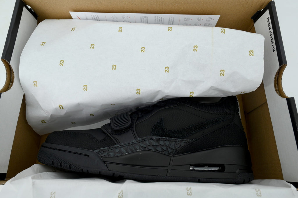 Jordan Legacy 312 Low 
Triple Black* - all black elephant