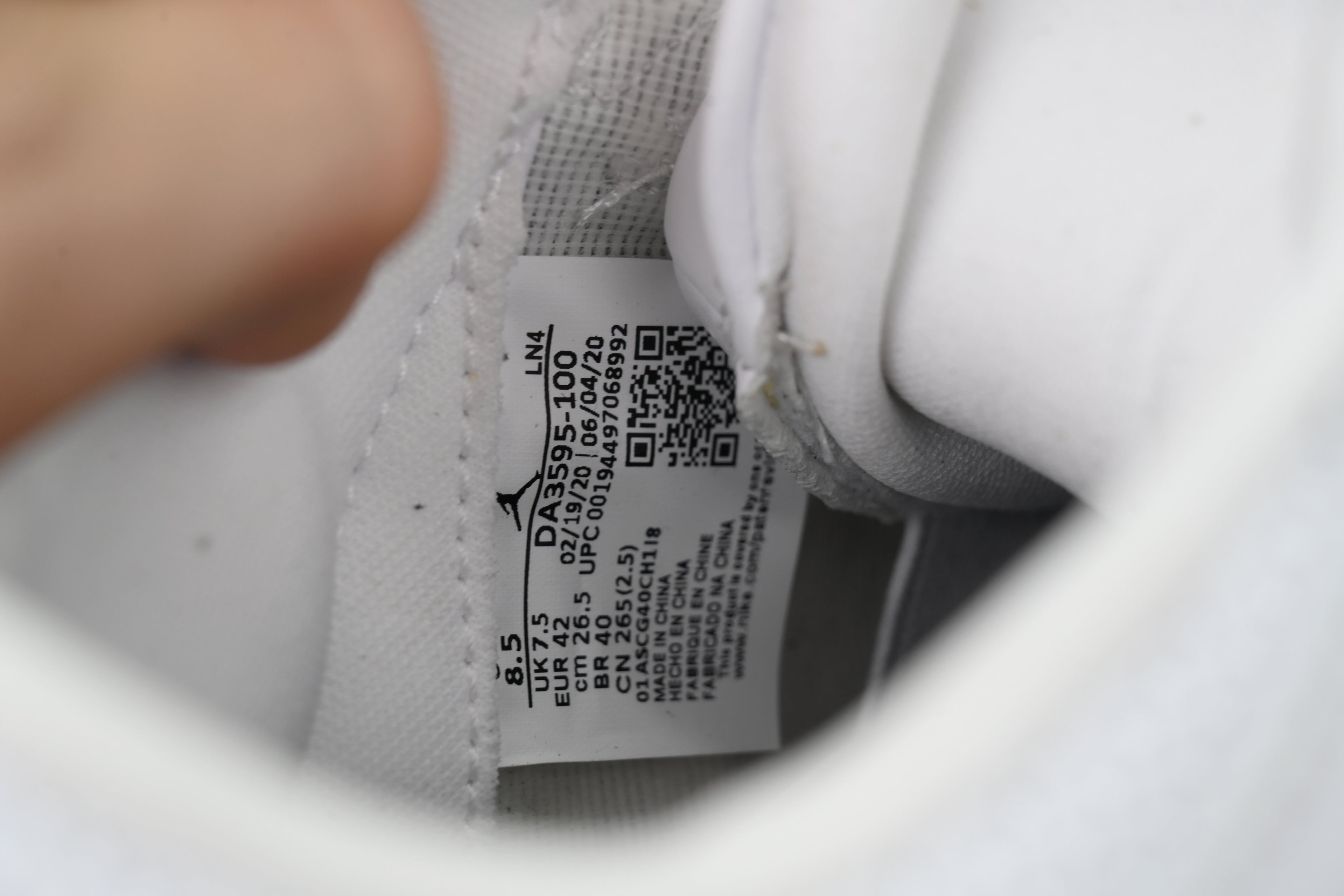 Air Jordan 3 x Fragment Design "White/Black