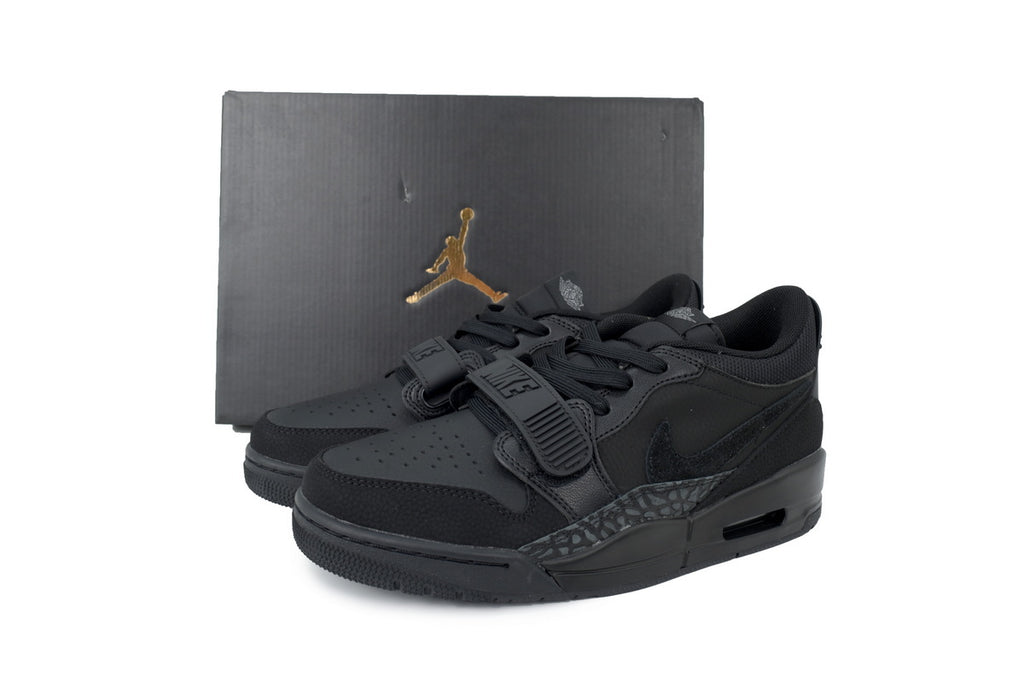 Jordan Legacy 312 Low 
Triple Black* - all black elephant
