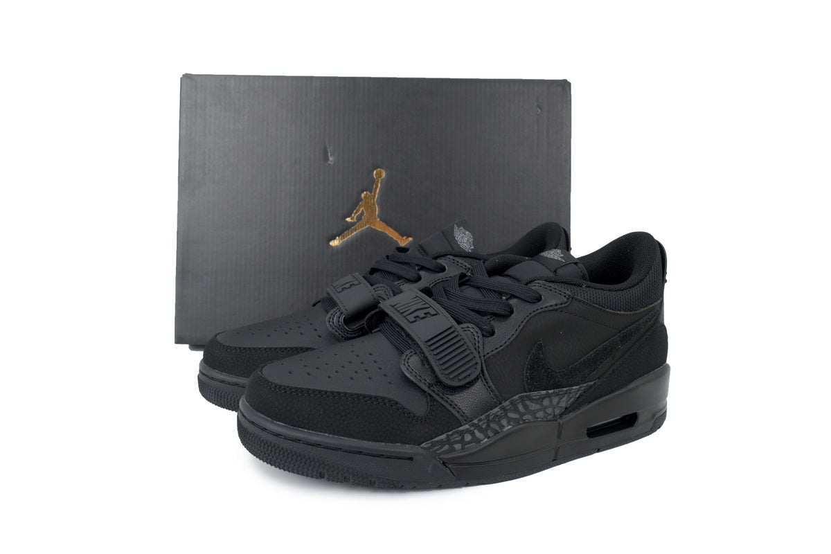 Jordan Legacy 312 Low 
Triple Black* - all black elephant