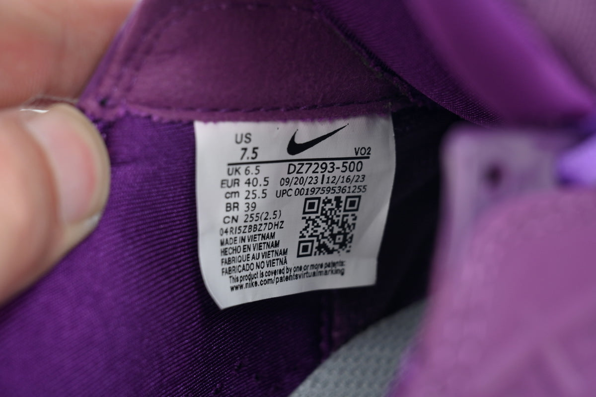 Nike Hot Step 2 x Drake NOCTA Schwarzer Fersenclip, violettes Obermaterial
