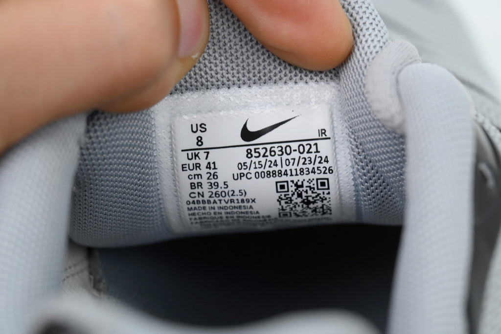 Nike Air Max Plus "Wolf Grey Black”