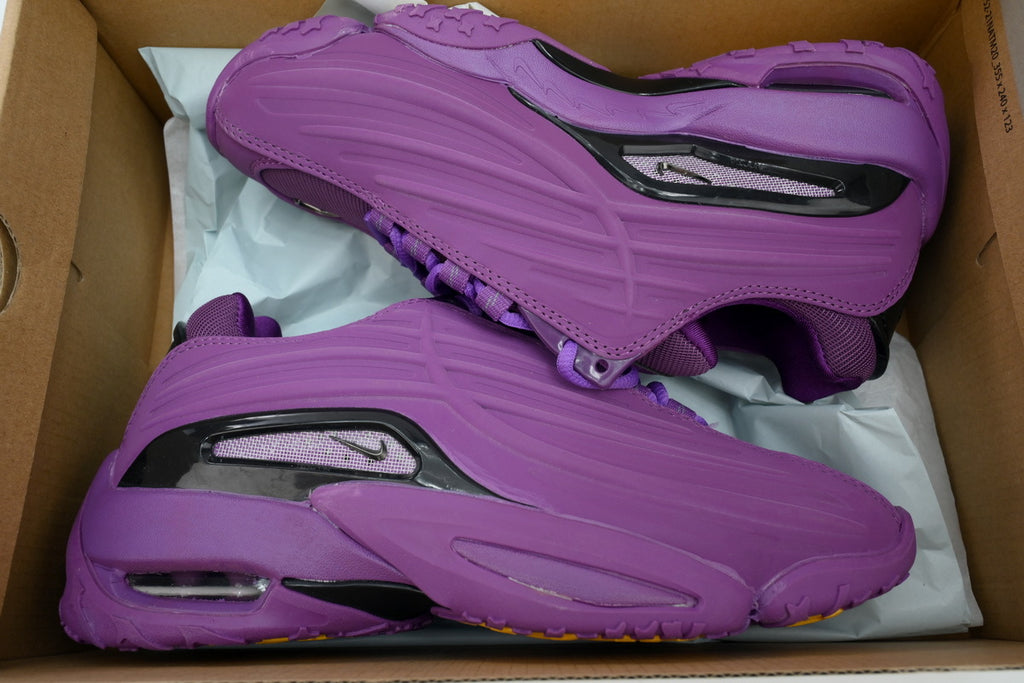 Nike Hot Step 2 x Drake NOCTA Schwarzer Fersenclip, violettes Obermaterial