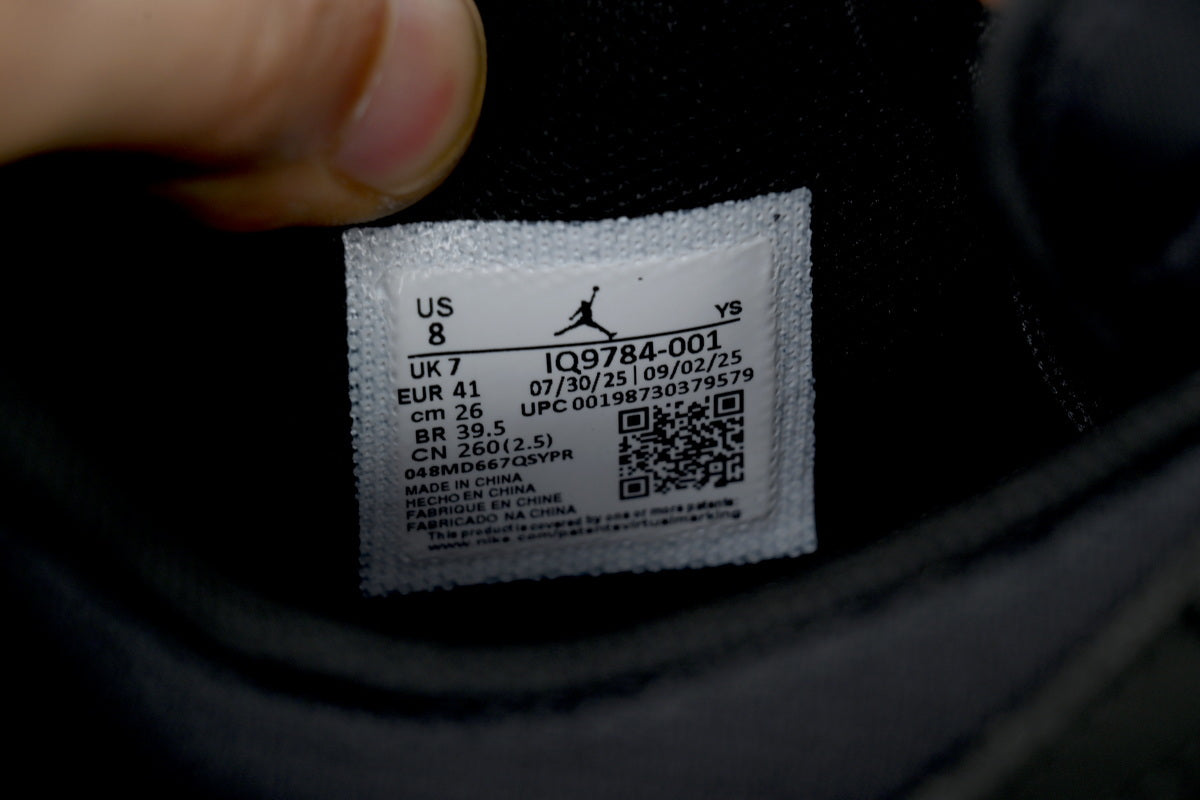 Jordan Legacy 312 Low 
Triple Black* - all black elephant