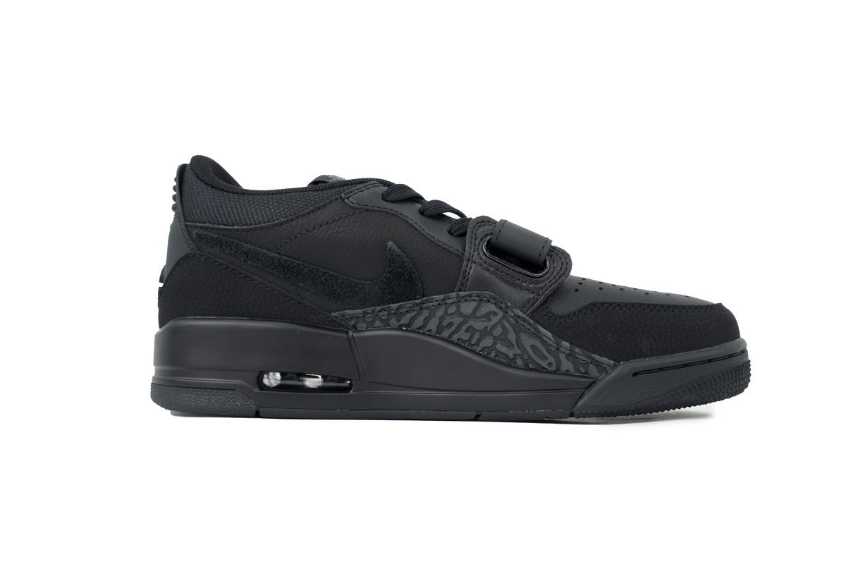 Jordan Legacy 312 Low 
Triple Black* - all black elephant