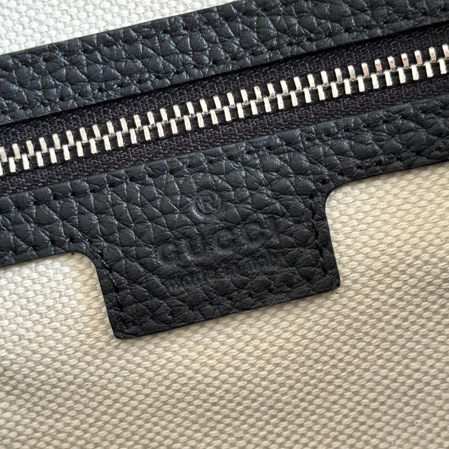 Gucci Jumbo GG Kameratasche
