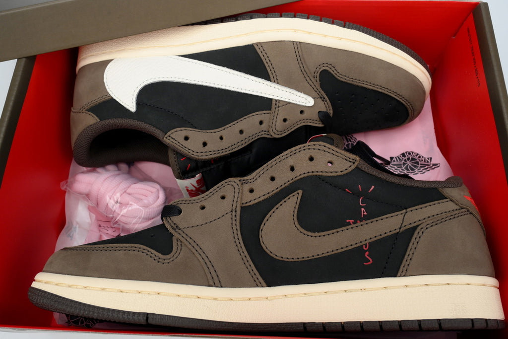 Air Jordan 1 Low x Travis Scott Mocha Brown