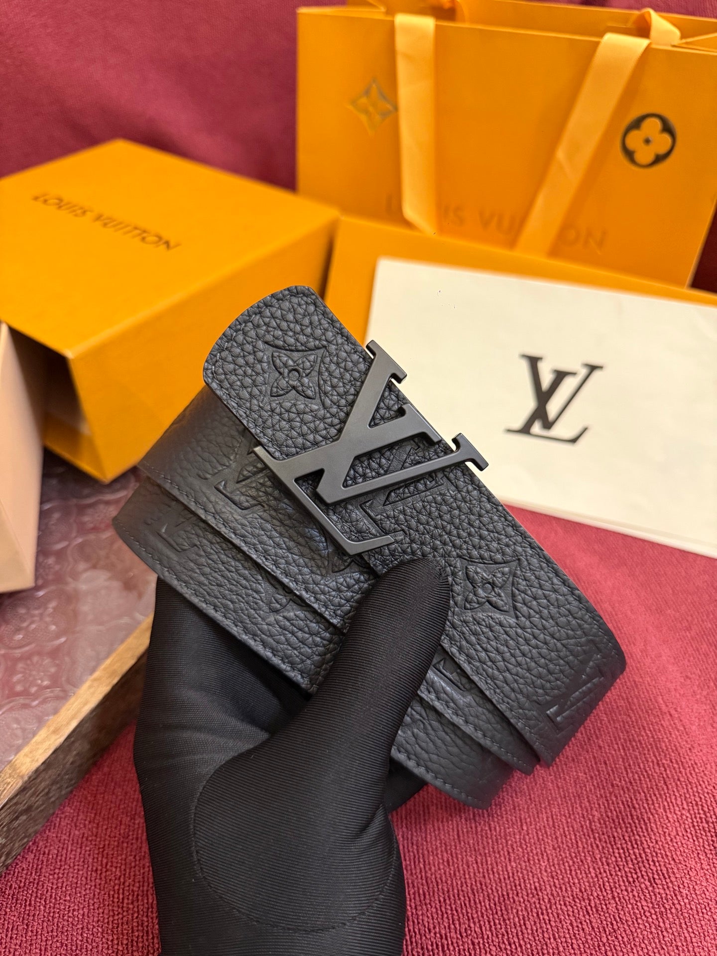 Black Monogram Shadow LV Initiales 40mm