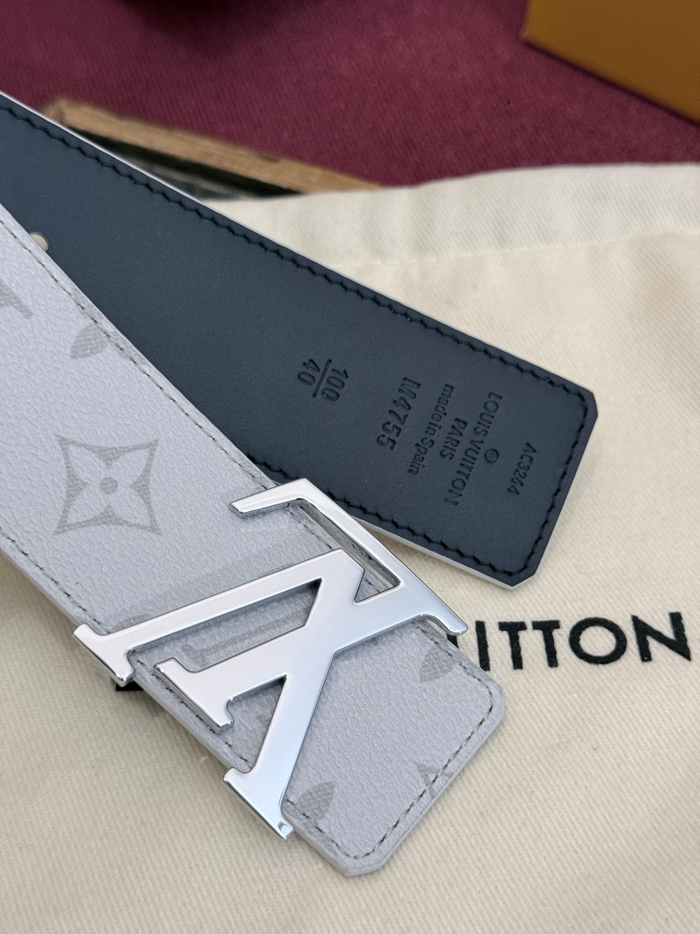 White/Antracite Monogram Canvas LV Initiales 40mm*